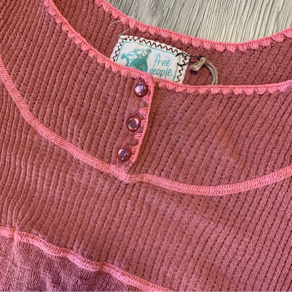 Y2K Free People dusty pink knit henley top Sz L - Picture 3 of 5